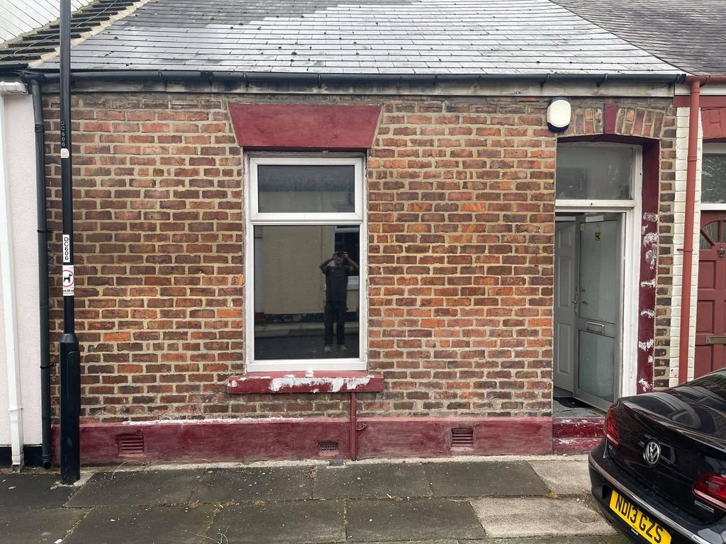 18 Chepstow Street 2 bed cottage £525 pcm (£121 pw)