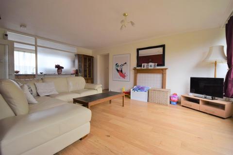 2 bedroom flat to rent, Boxgrove Avenue, Guildford