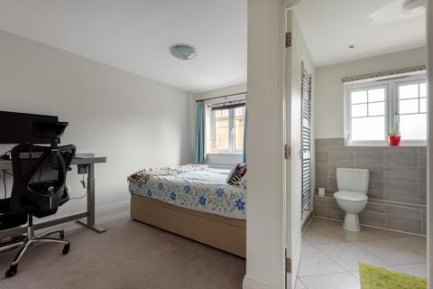 2 Chenneston Close, Sunbury-on-thames, TW16 6BE