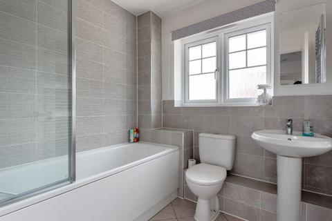 2 Chenneston Close, Sunbury-on-thames, TW16 6BE