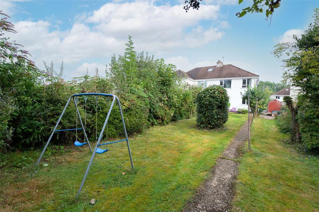 Cumberland Avenue, Basingstoke, Hampshire, RG22 3 bed semidetached