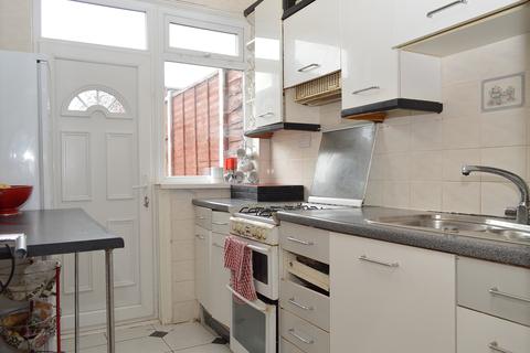 44 Cheviot Avenue, Oldham, OL8 4HD