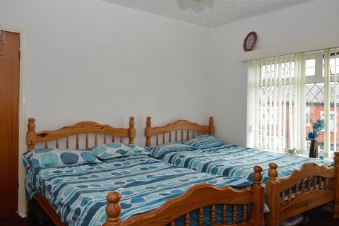 44 Cheviot Avenue, Oldham, OL8 4HD