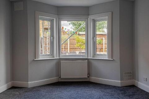 1 bedroom flat to rent - Clifton Drive, Westcliff on Sea, Eseex, SS0 7SW