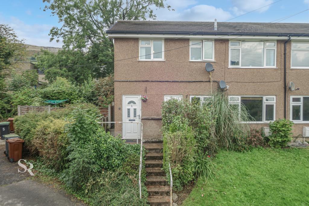 Rhuddlan Place, Chinley, High Peak, SK23 6BJ 3 bed apartment £155,000