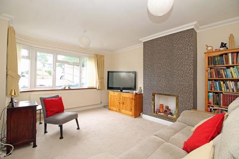 15 Benhurst Gardens, South Croydon, CR2 8NT