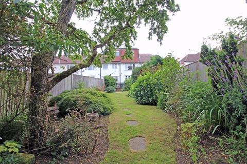 15 Benhurst Gardens, South Croydon, CR2 8NT