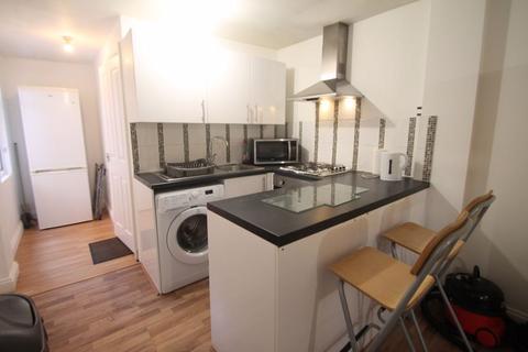 1 bedroom apartment to rent, Station Road, West Drayton, UB7