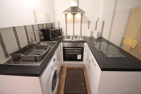 1 bedroom apartment to rent, Station Road, West Drayton, UB7