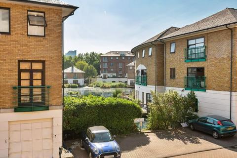 88 Plover Way, London, SE16 7TT