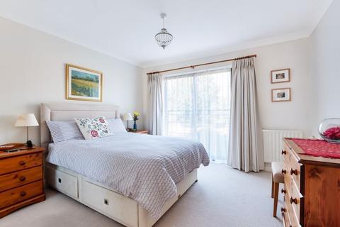 88 Plover Way, London, SE16 7TT