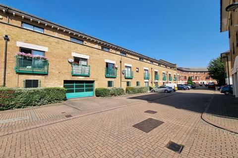 88 Plover Way, London, SE16 7TT