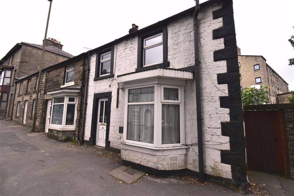 Fairfield Road, Buxton, Derbyshire 3 bed end of terrace house £150,000