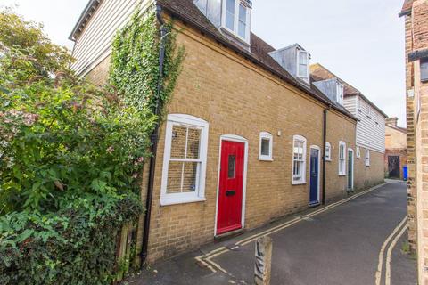 1 Oyster Mews, Whitstable, CT5 1QY
