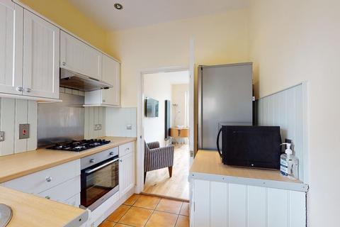 1 Oyster Mews, Whitstable, CT5 1QY
