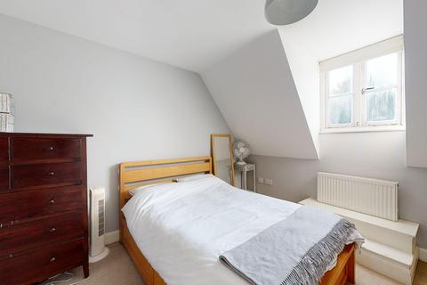 1 Oyster Mews, Whitstable, CT5 1QY