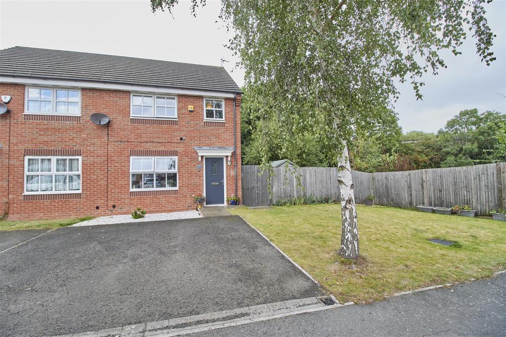 Holt Close, Stoney Stanton 3 bed end of terrace house £259,950