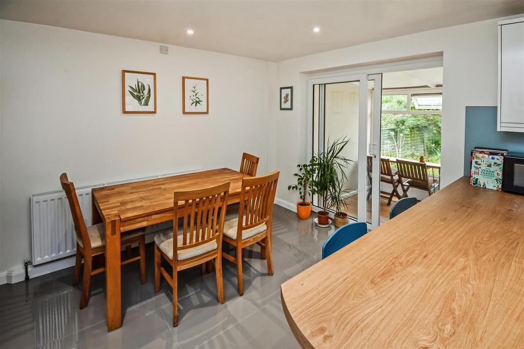 Dining kitchen