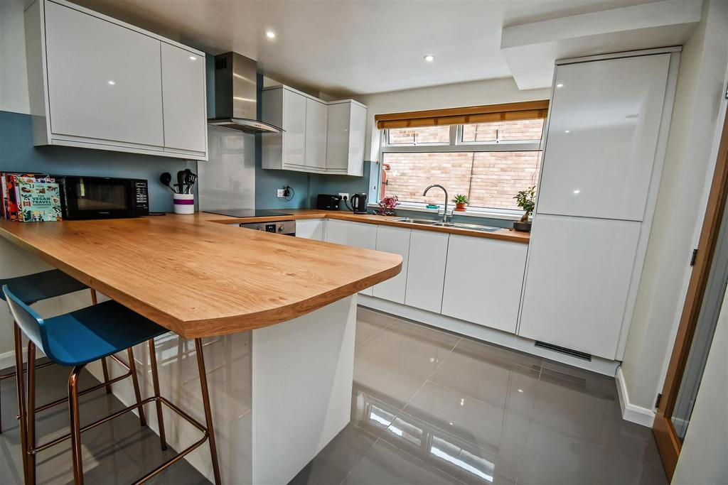Dining kitchen