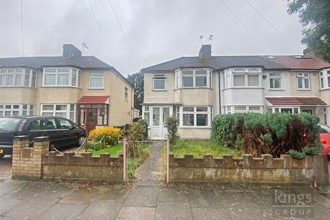 7 Ravens Close, Enfield, EN1 3UR