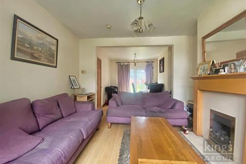 7 Ravens Close, Enfield, EN1 3UR