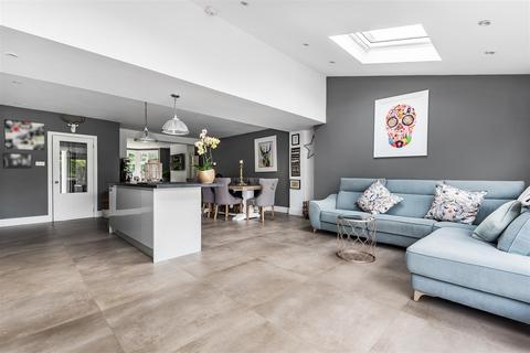 255 London Road, Ewell, Epsom, KT17 2BU