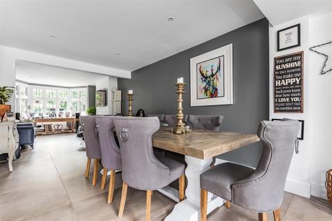 255 London Road, Ewell, Epsom, KT17 2BU