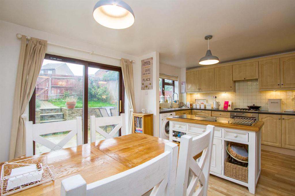 Central Avenue, Peacehaven 3 bed terraced house £319,950
