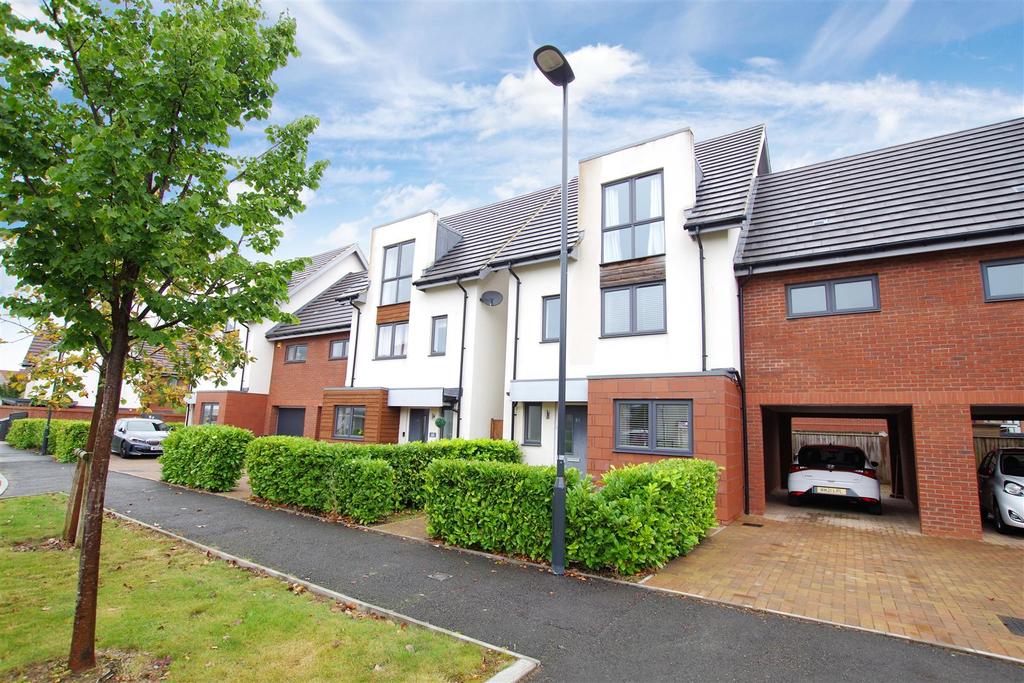 John Ruskin Road, Tadpole Garden Village, Swindon 4 bed detached house