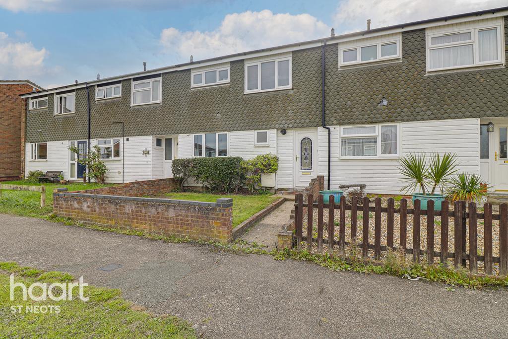 Howitts Gardens, St Neots 3 bed terraced house £240,000
