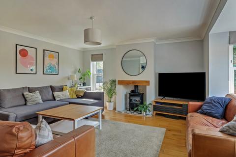 11 Caversham Park Avenue, Rayleigh, SS6 9QA
