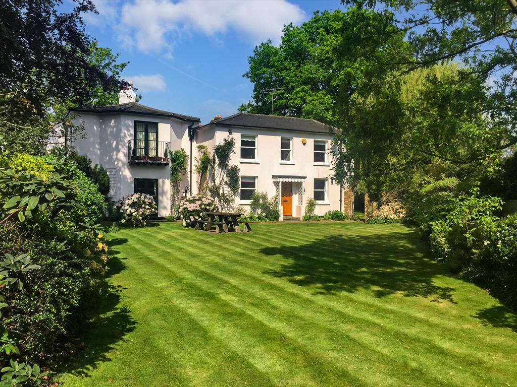 Hare Lane, Claygate, Esher, Surrey, KT10 5 bed detached house £1,650,000
