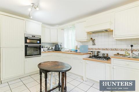 3 Vicarage Close, Worcester Park, KT4 7LZ