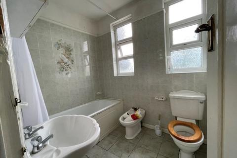 101 Halstead Road, Winchmore Hill, London, N21 3DR