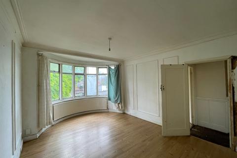 101 Halstead Road, Winchmore Hill, London, N21 3DR