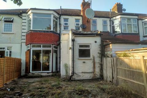 101 Halstead Road, Winchmore Hill, London, N21 3DR
