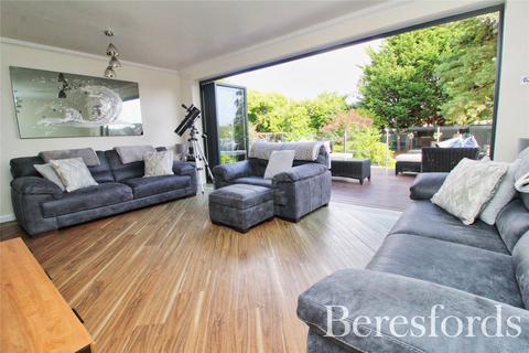 1 Clarence Avenue, Upminster, RM14 2RL