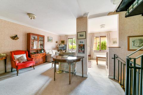 28 Portland Square, London, E1W 2QR