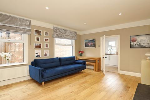 118 Darwin Road, London, W5 4BH