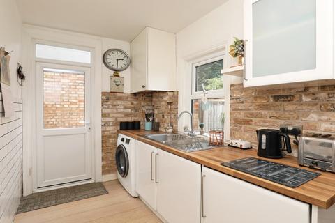 118 Darwin Road, London, W5 4BH