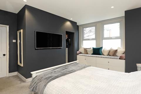 118 Darwin Road, London, W5 4BH