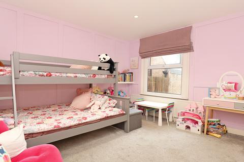 118 Darwin Road, London, W5 4BH
