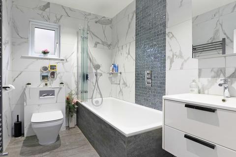 118 Darwin Road, London, W5 4BH