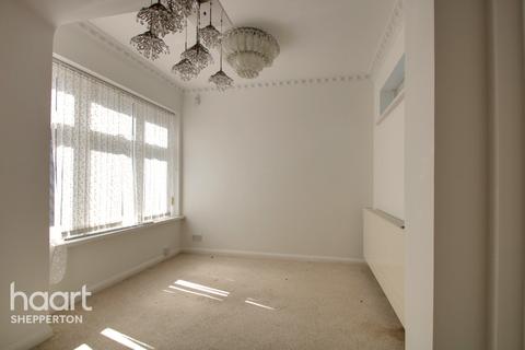 3 Pine Wood, Sunbury-on-thames, TW16 6SH