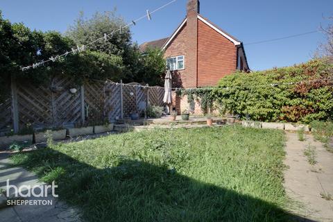 3 Pine Wood, Sunbury-on-thames, TW16 6SH