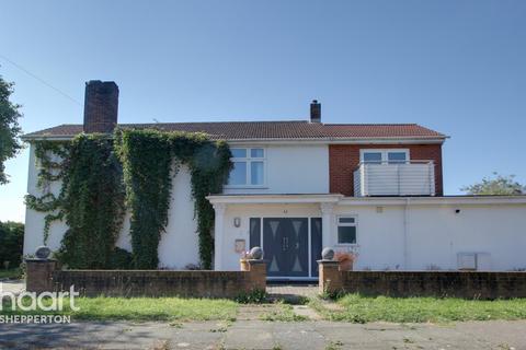 3 Pine Wood, Sunbury-on-thames, TW16 6SH