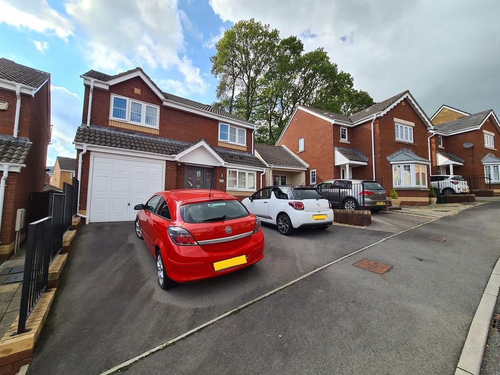Parc Gilbertson, Gelligron, Pontardawe, Neath and Port Talbot. 4 bed