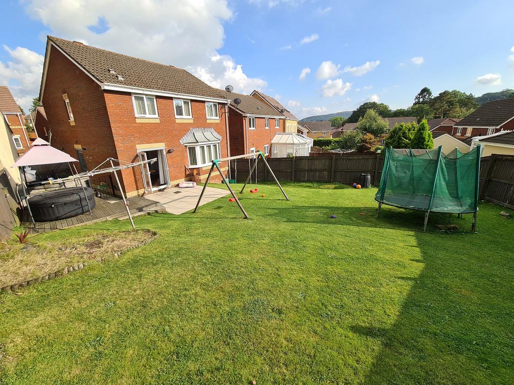 Parc Gilbertson, Gelligron, Pontardawe, Neath and Port Talbot. 4 bed