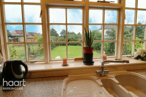78 Woodford Avenue, Ilford, IG2 6XE