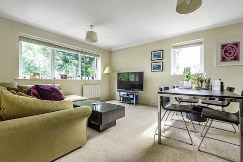9 Maplehurst Close, Kingston Upon Thames, KT1 2HD